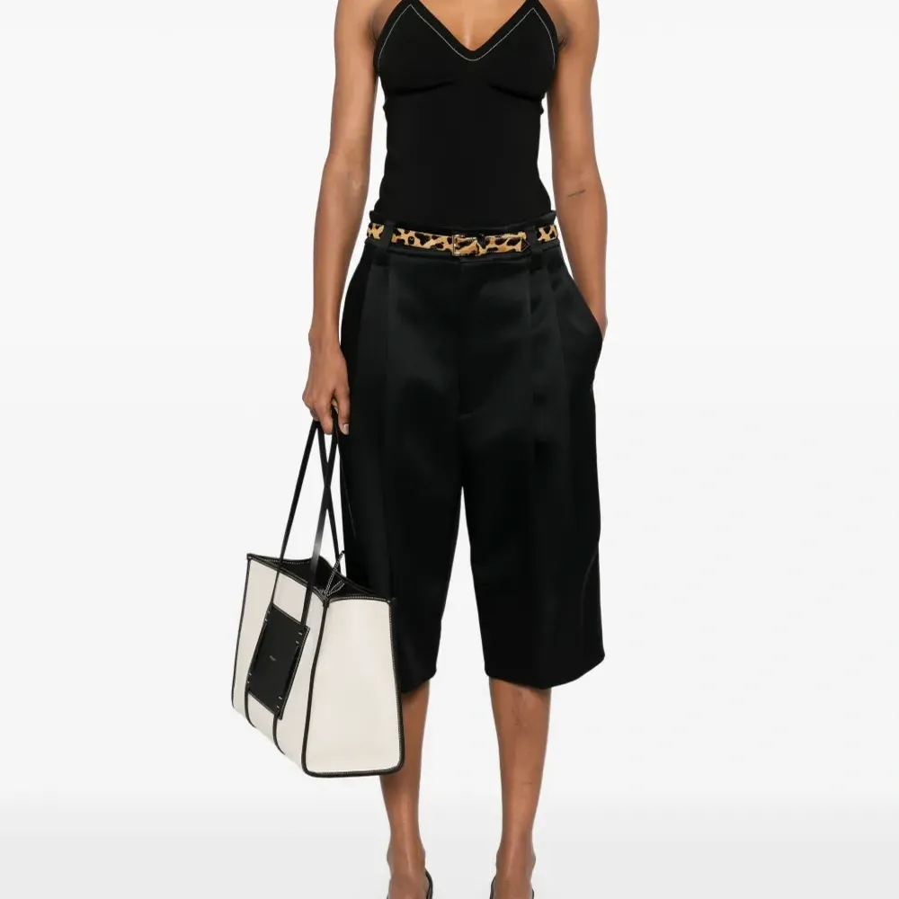 Топ с контрастной строчкой Топ с контрастной строчкой