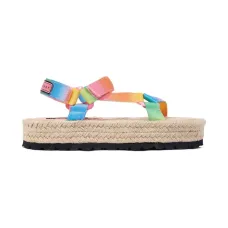 эспадрильи на танкетке