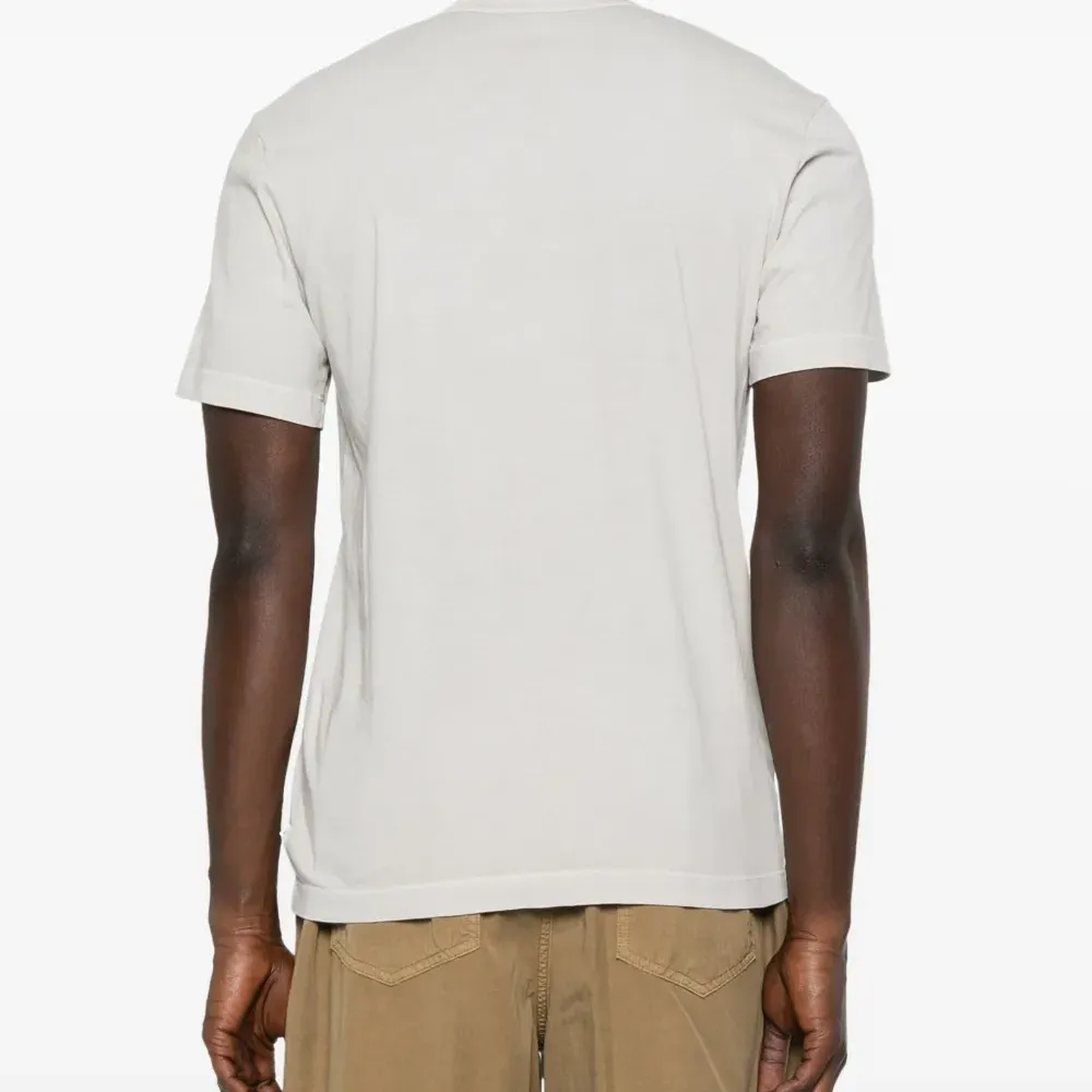 Футболка с круглым вырезом