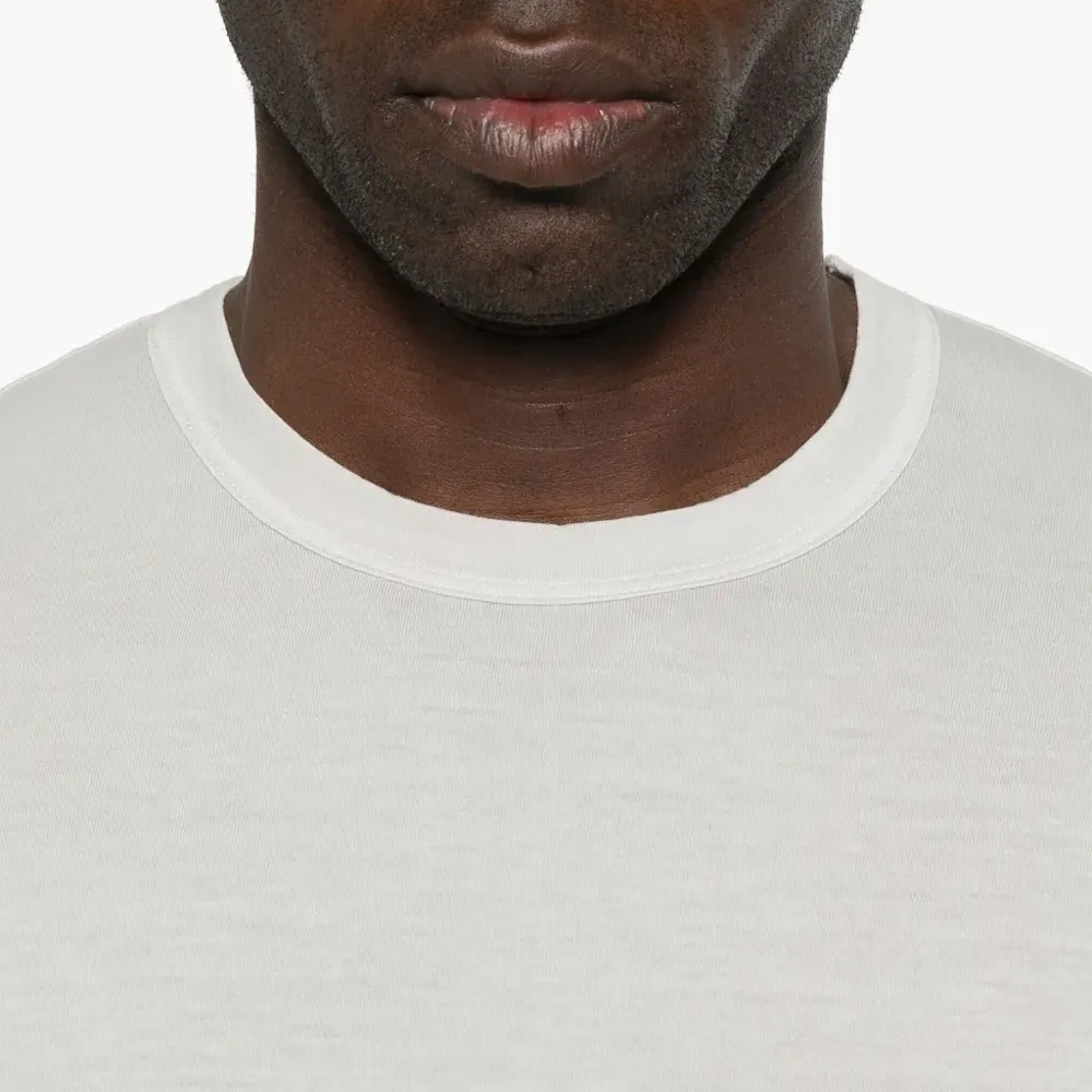 Футболка с круглым вырезом