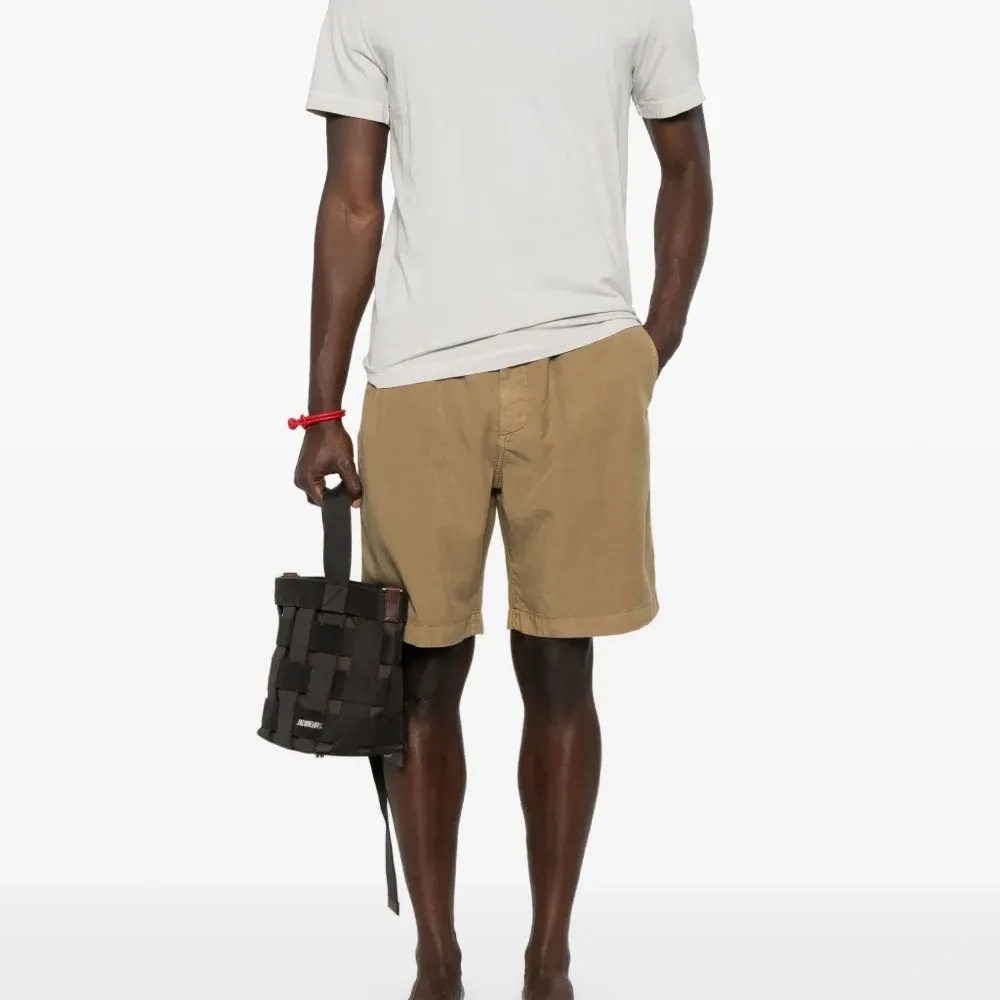 Футболка с круглым вырезом