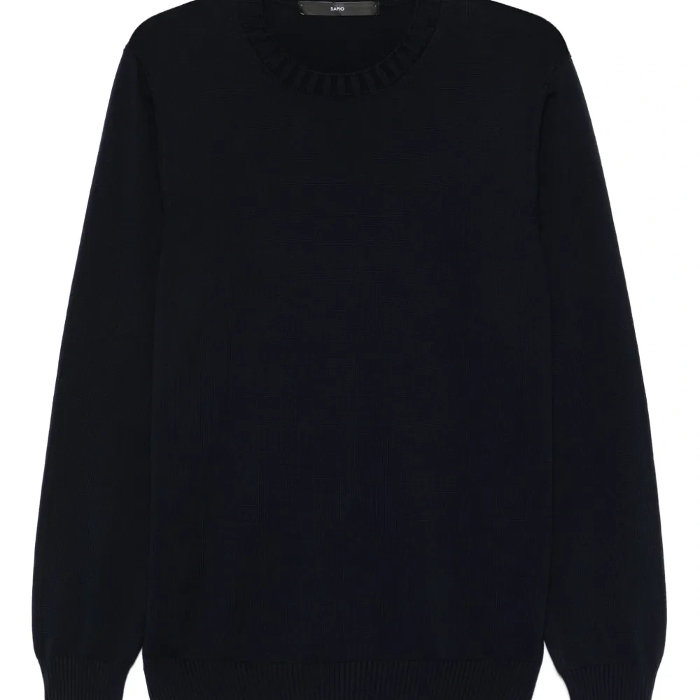 Свитер с круглым вырезом