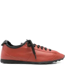 Кроссовки на шнуровке