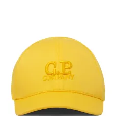 Кепка с вышитым логотипом