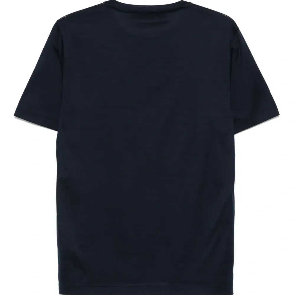 Футболка с круглым вырезом