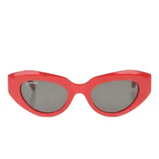 Солнцезащитные очки в овальной оправе