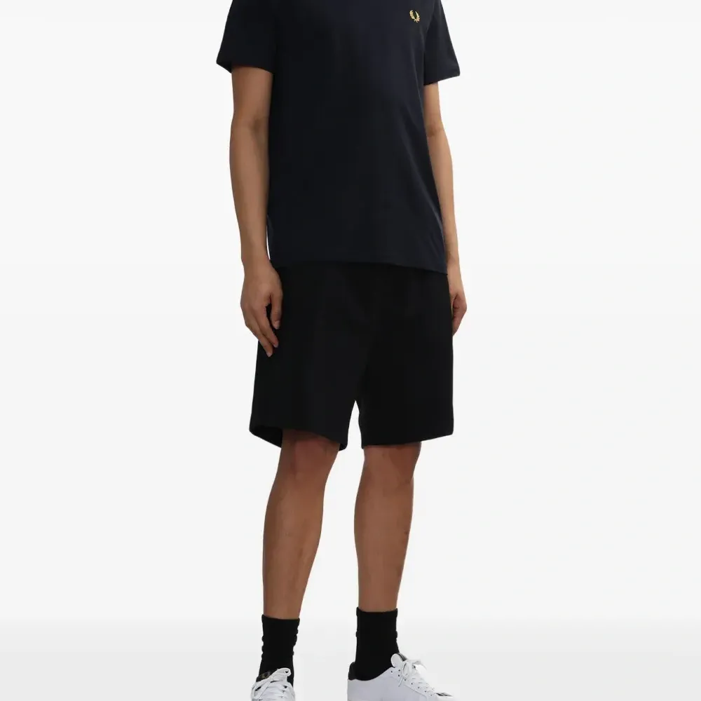 Футболка с круглым вырезом