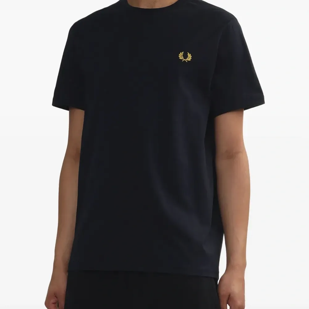 Футболка с круглым вырезом