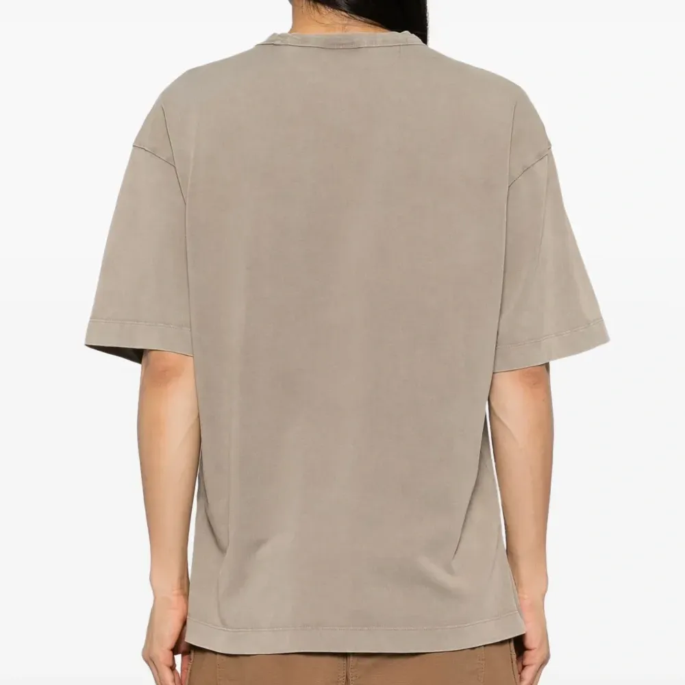 футболка с логотипом