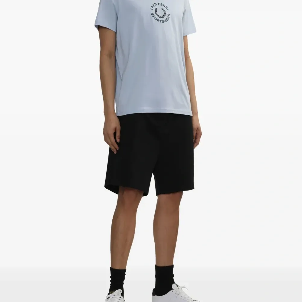 Футболка с круглым вырезом Футболка с круглым вырезом