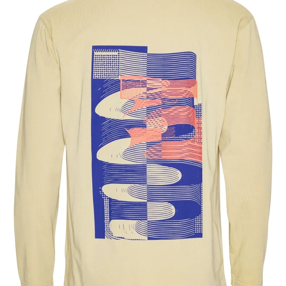 Футболка с длинными рукавами и принтом