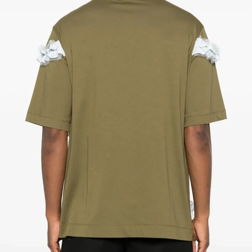 футболка с оборками