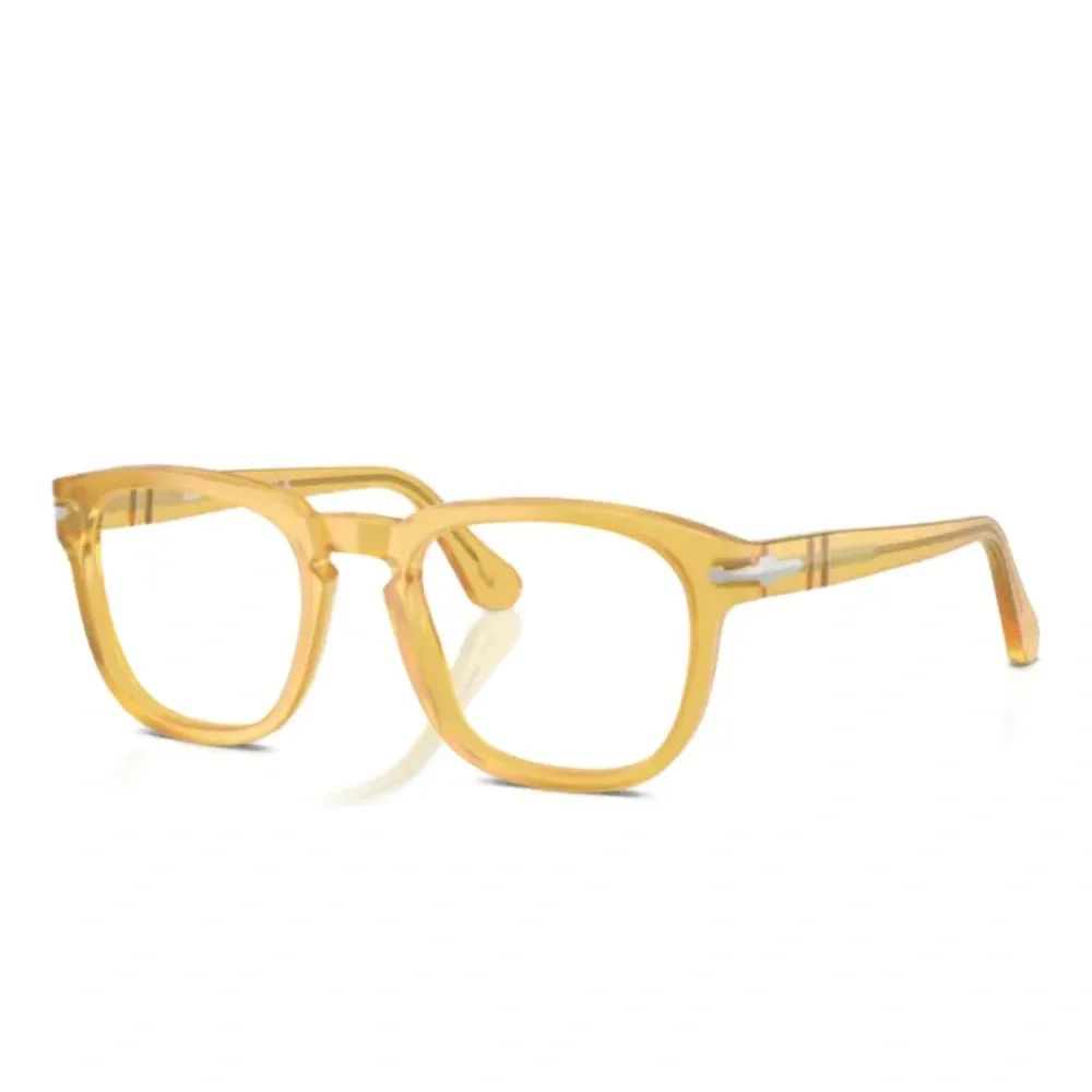 Очки в квадратной оправе