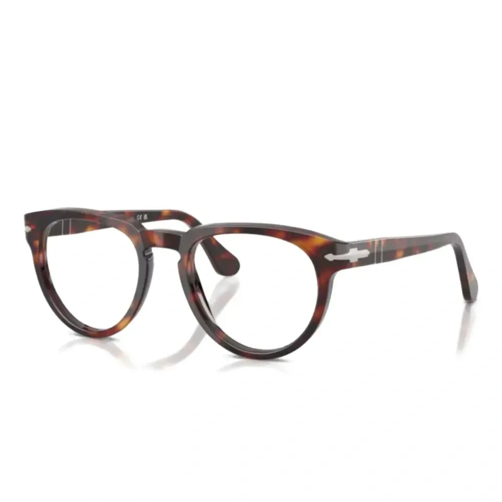 Очки в круглой оправе