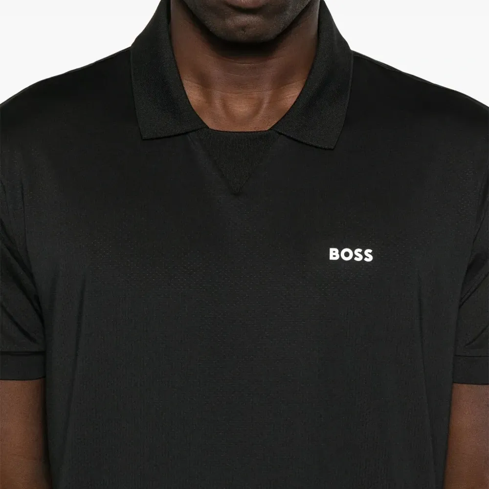 Футболка с логотипом