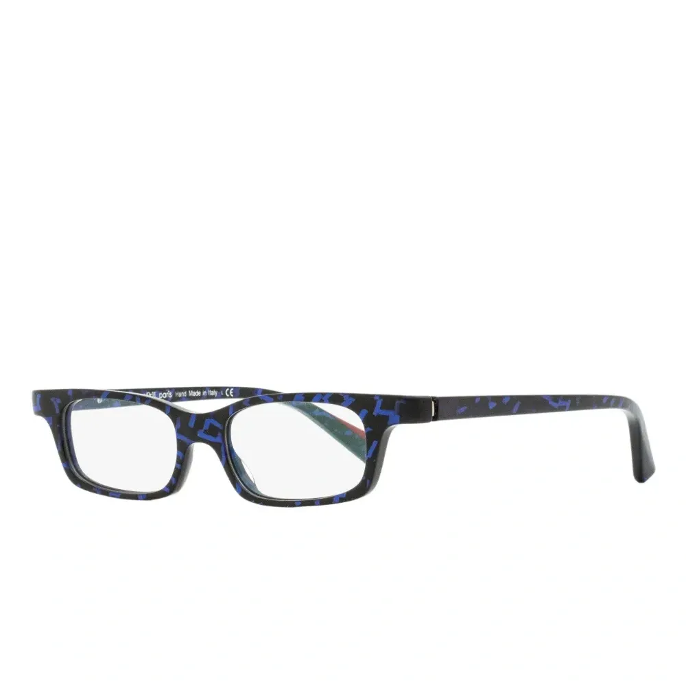 Очки в геометричной оправе