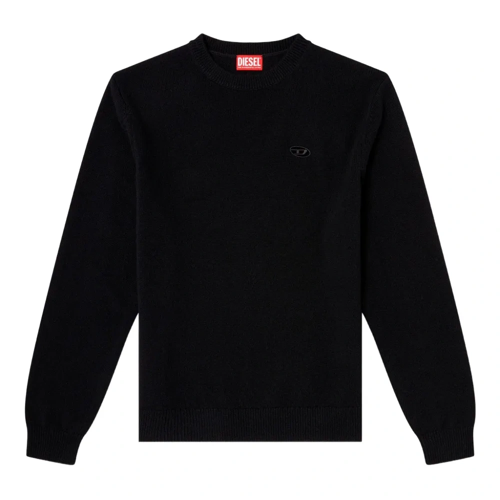 Свитер с вышитым логотипом