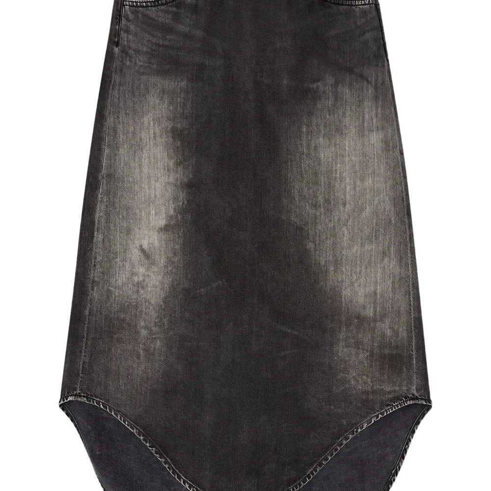 Джинсовая юбка с закругленным подолом Джинсовая юбка с закругленным подолом