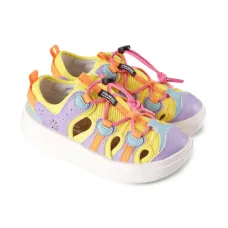 Кроссовки с сетчатыми вставками