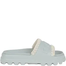 Шлепанцы с тисненым логотипом