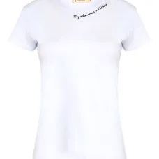 Футболка с вышитой надписью Футболка с вышитой надписью