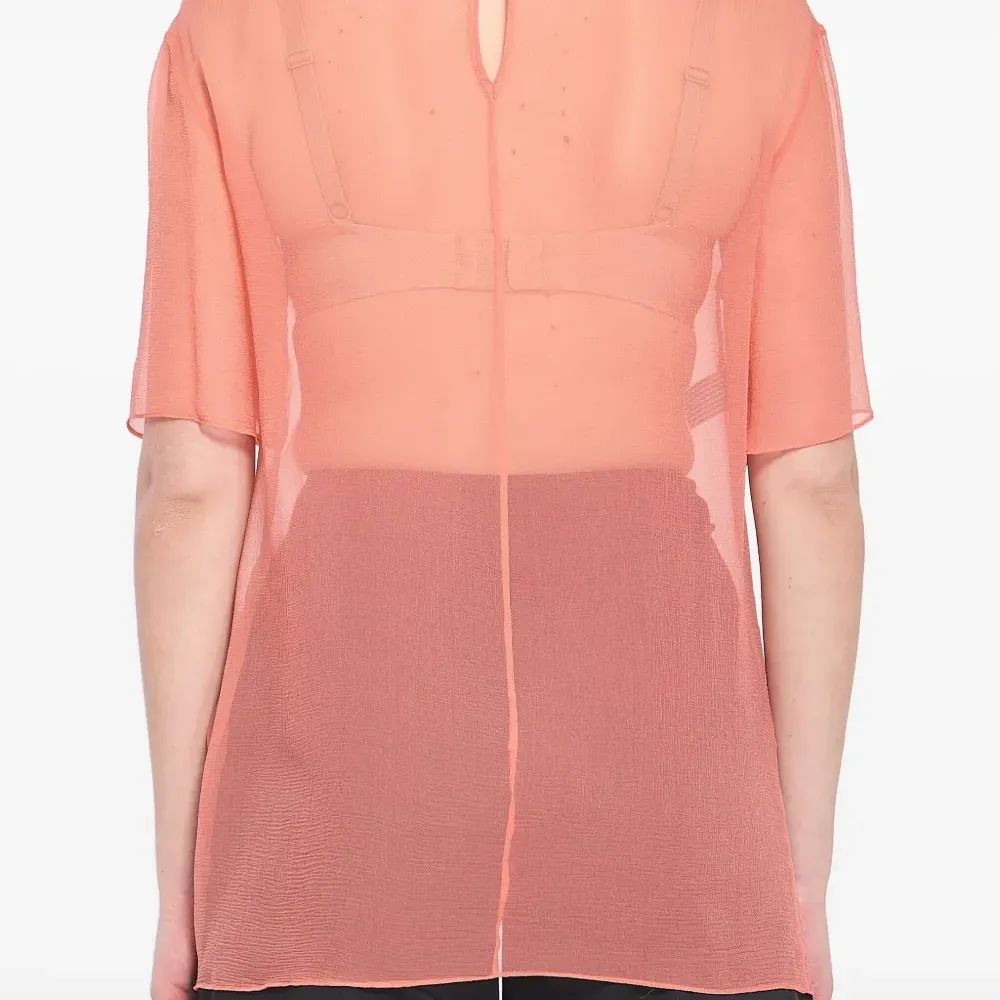 Футболка с логотипом