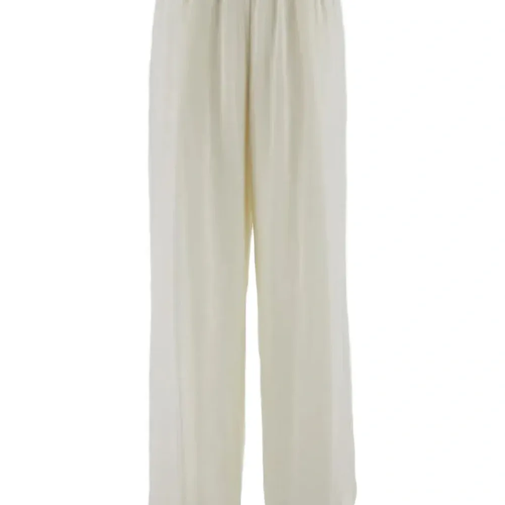 Расклешенные брюки