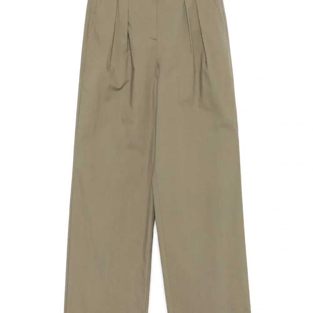 Брюки со складками