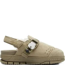 Замшевые сандалии