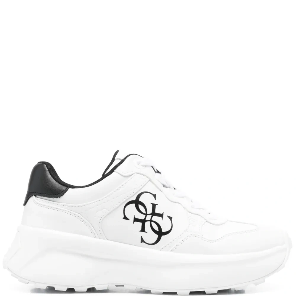 Кроссовки с логотипом