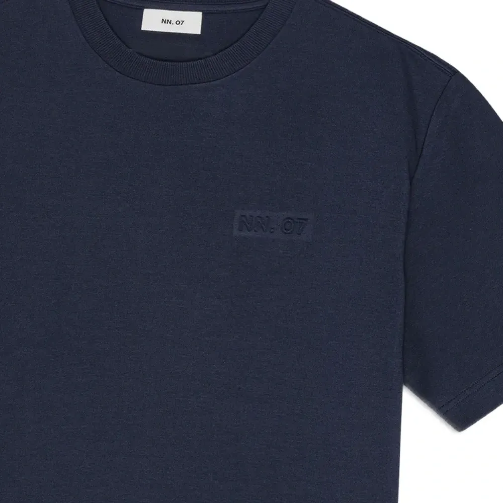 Футболка с логотипом