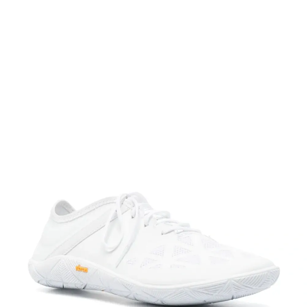 Кроссовки UX200