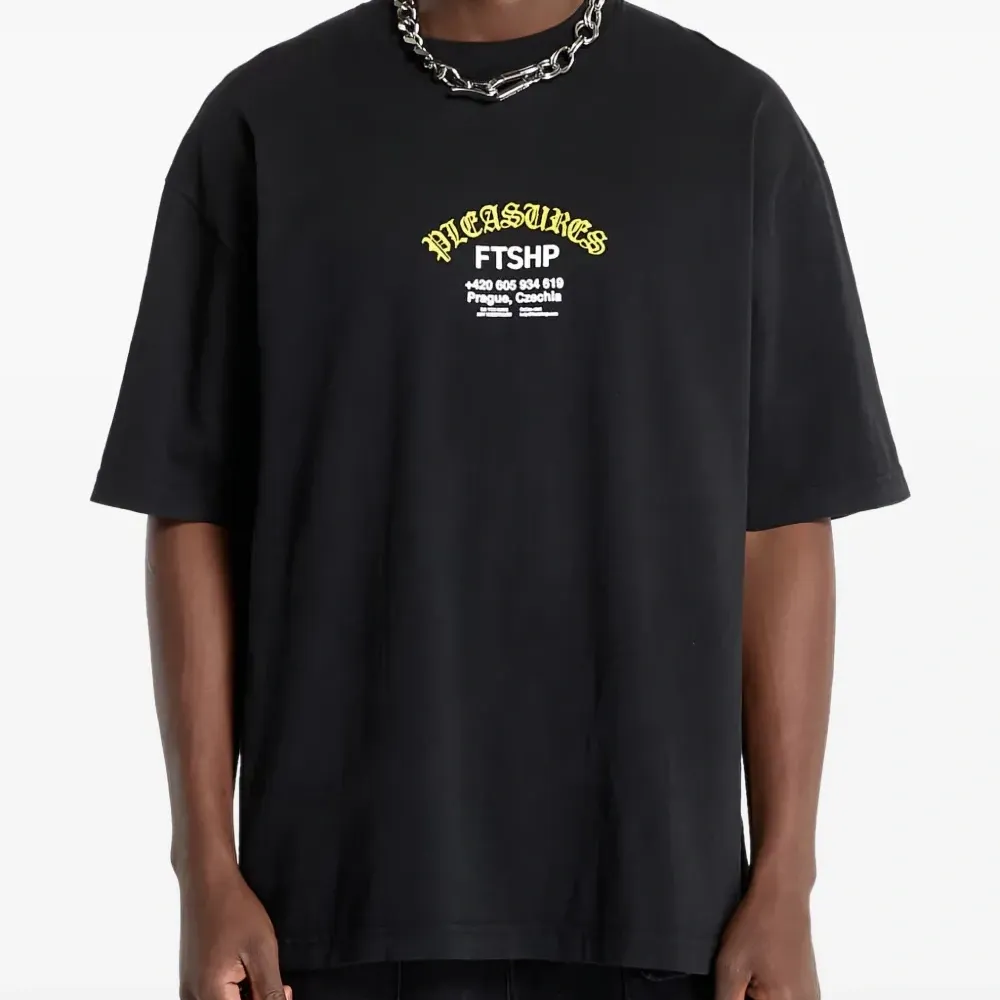 Футболка с графичным принтом Футболка с графичным принтом