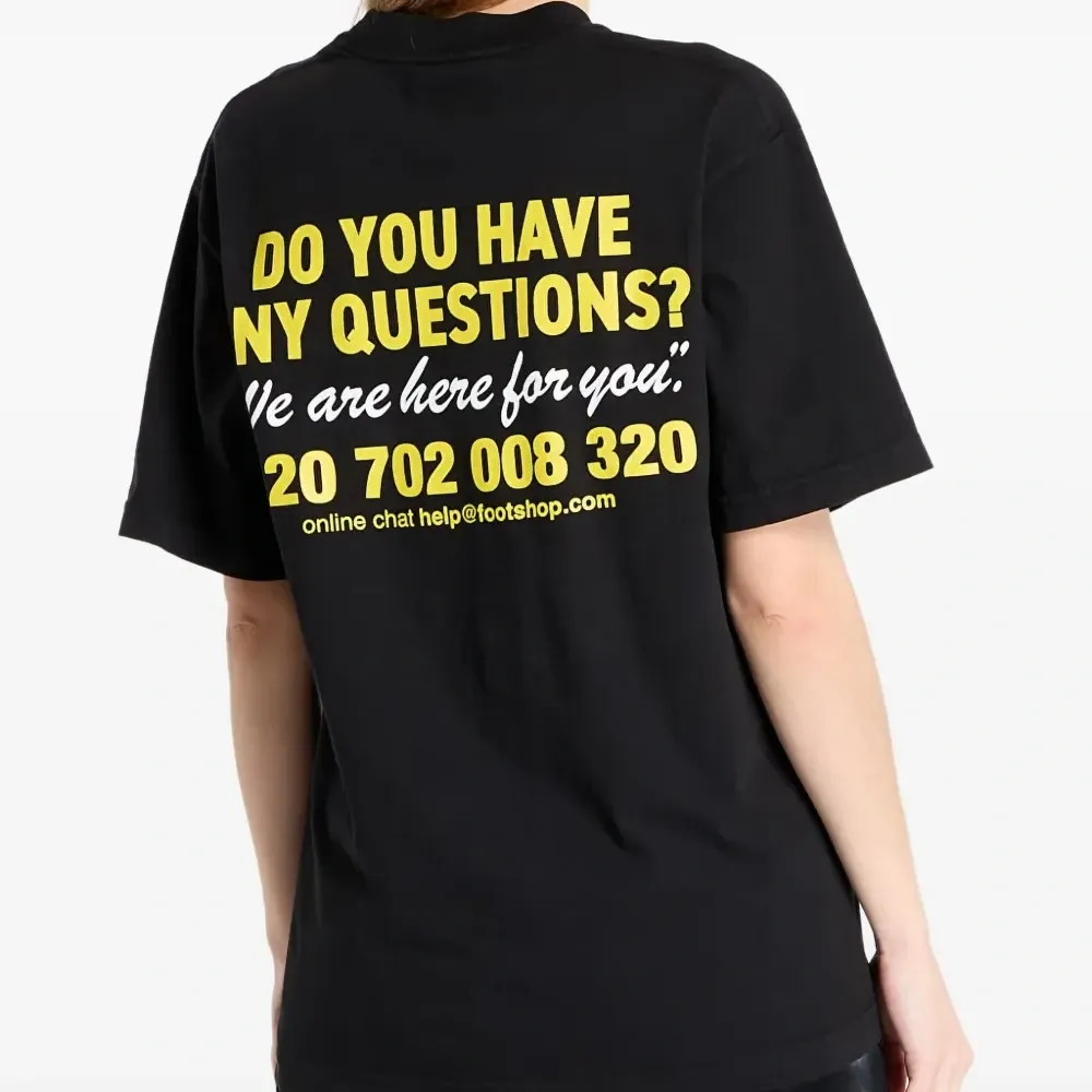 Футболка с графичным принтом Футболка с графичным принтом