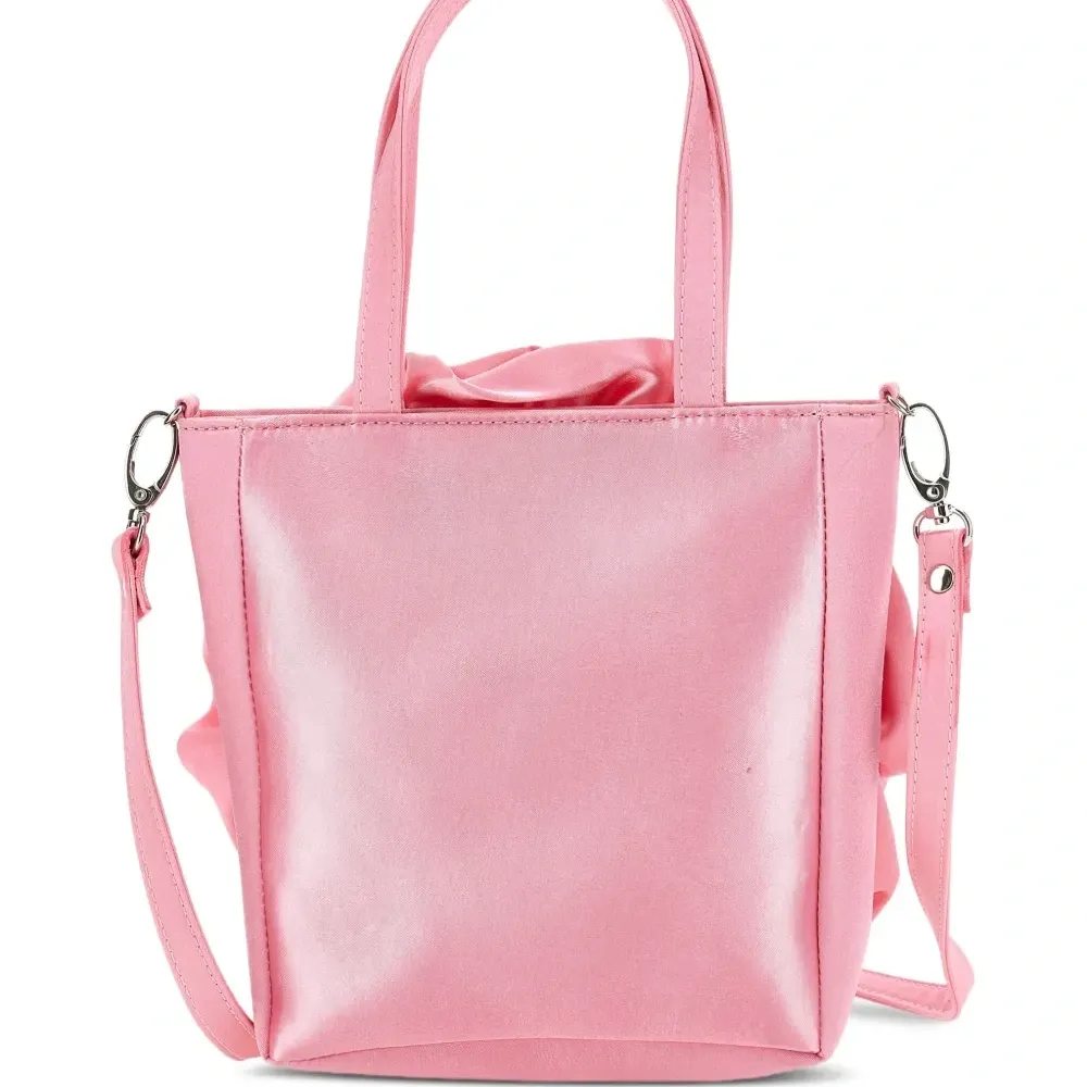 сумка с цветочной аппликацией сумка с цветочной аппликацией