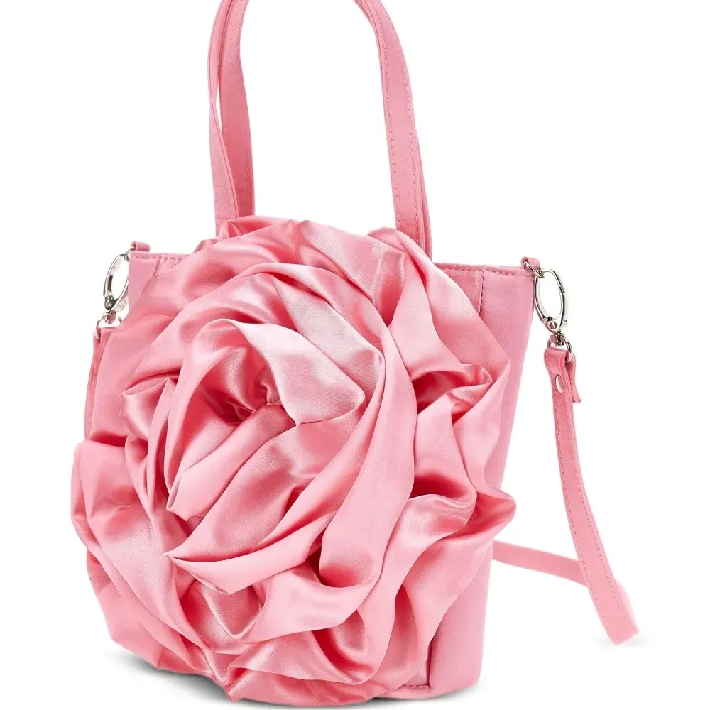 сумка с цветочной аппликацией сумка с цветочной аппликацией