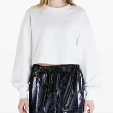 Укороченный свитер с объемными рукавами