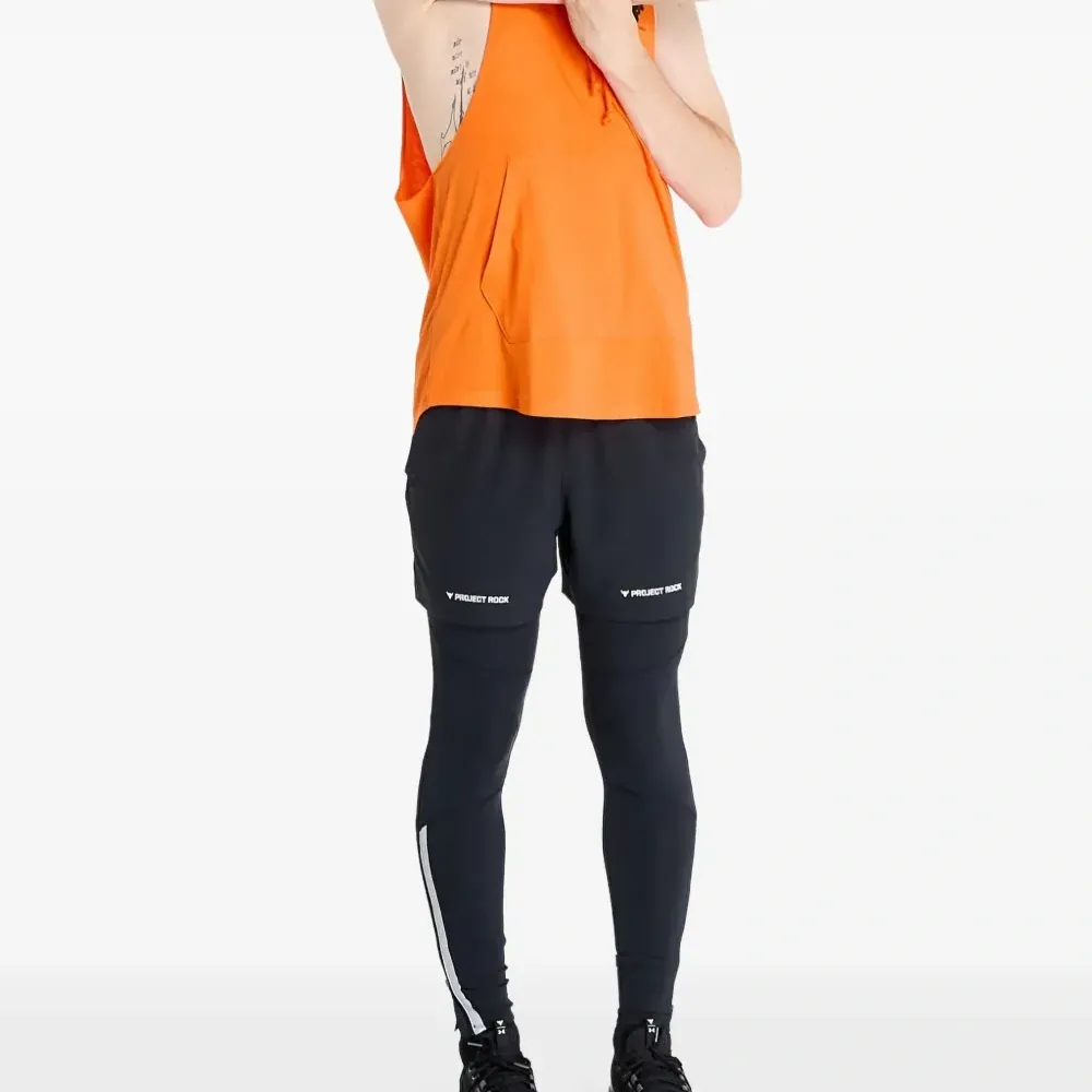 топ Project Rock с капюшоном