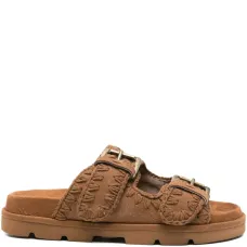 Сандалии с пряжками Сандалии с пряжками