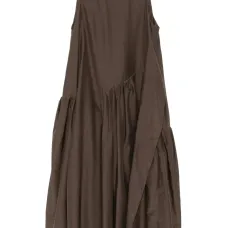 Плиссированное платье с асимметричным подолом