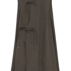 Декорированное платье без рукавов Декорированное платье без рукавов