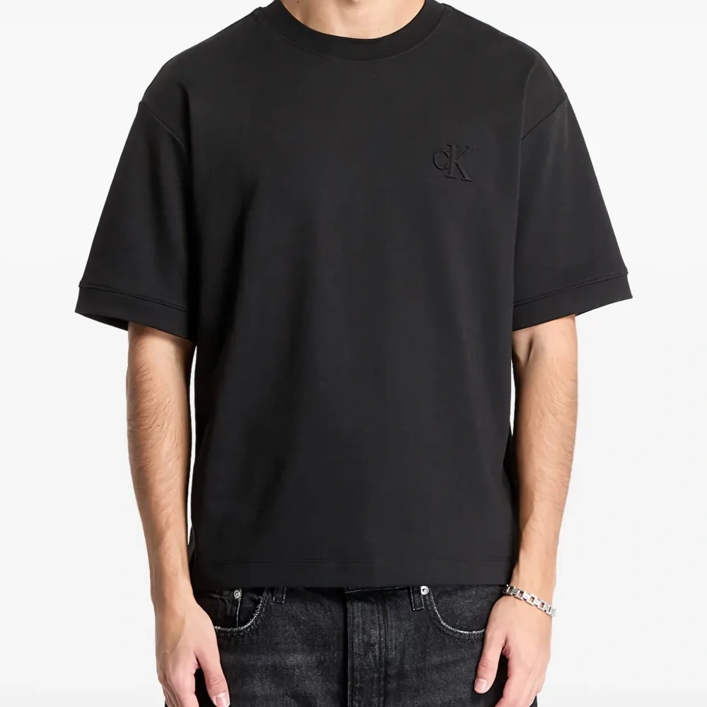 Футболка с круглым вырезом