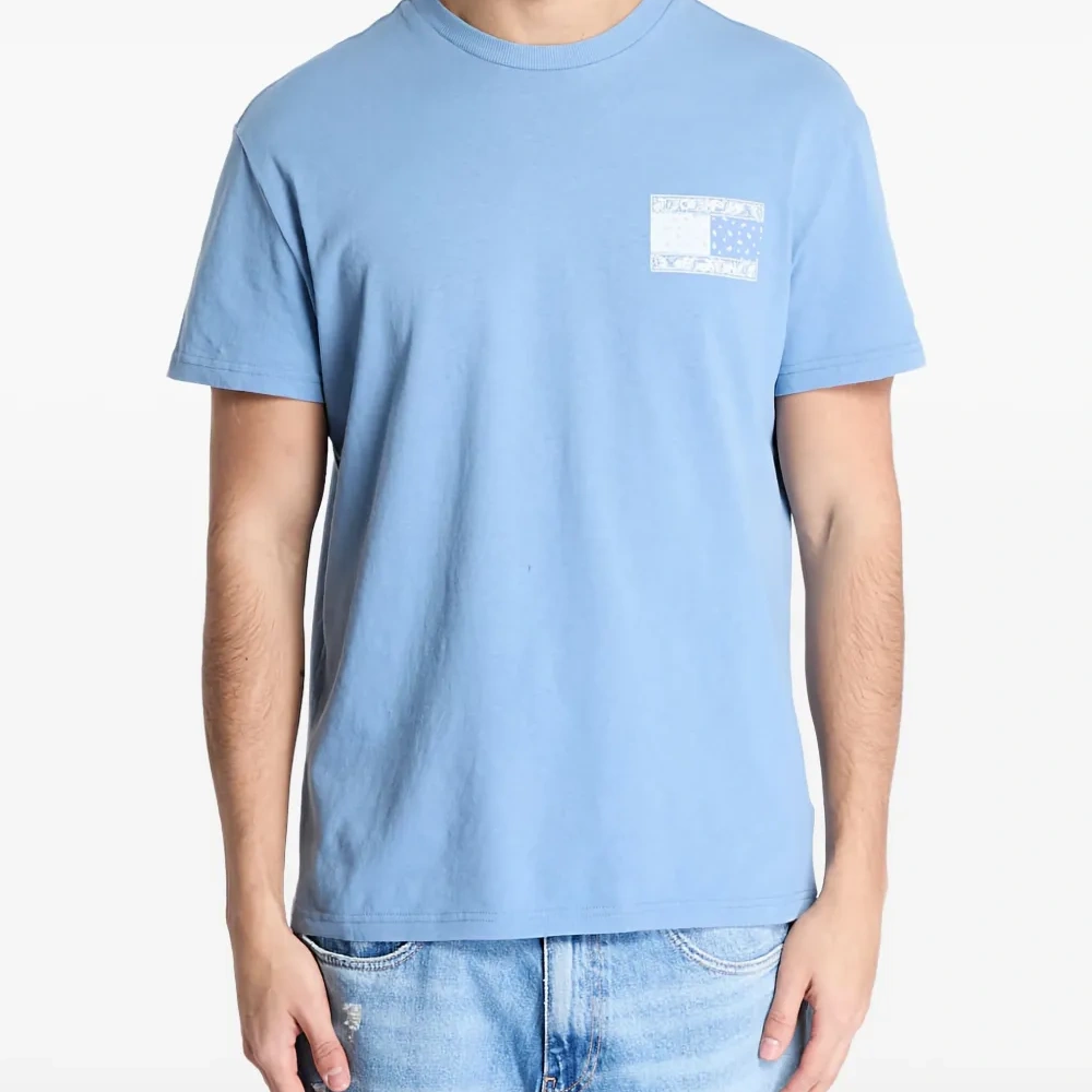 Футболка с круглым вырезом