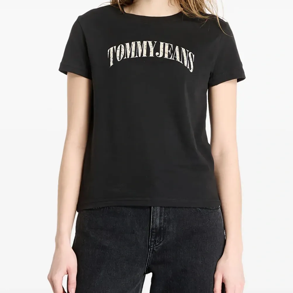 Футболка с логотипом