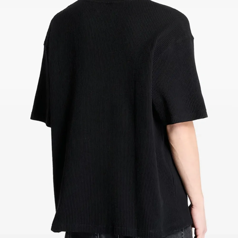 футболка с круглым вырезом