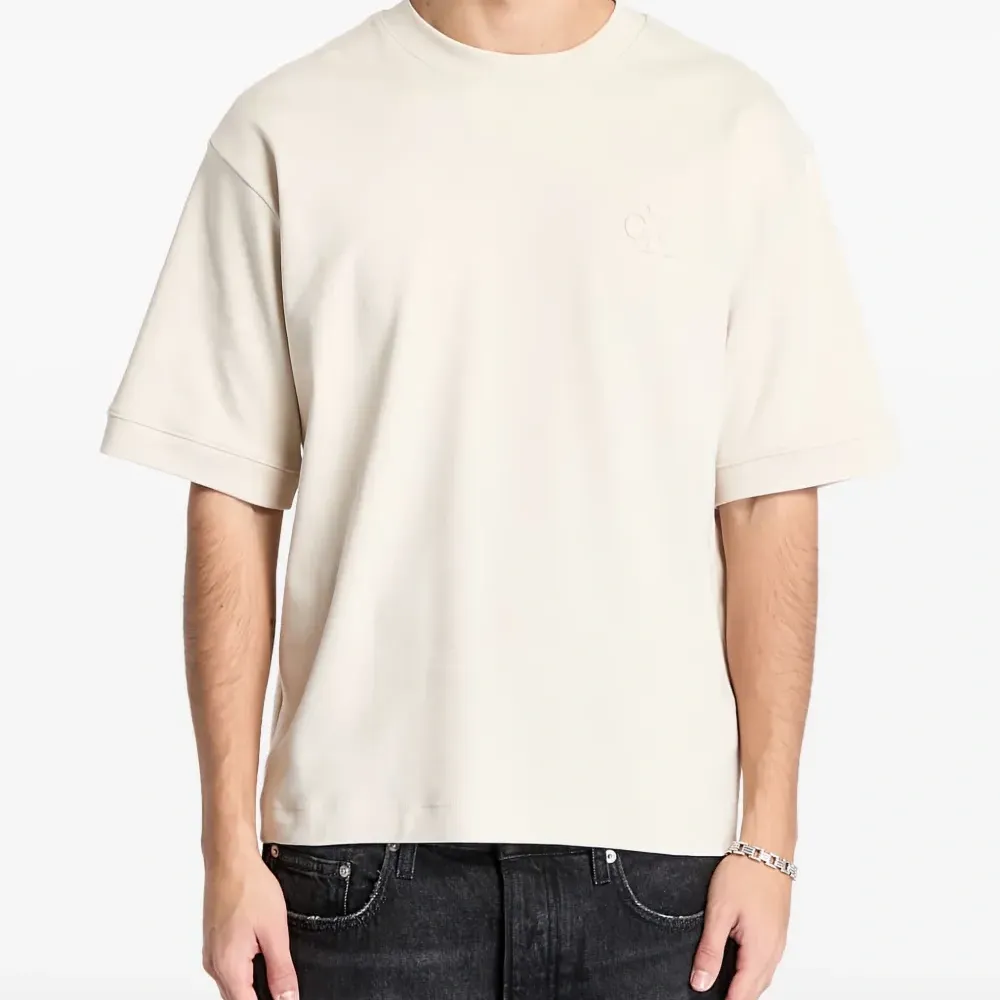 Футболка с круглым вырезом