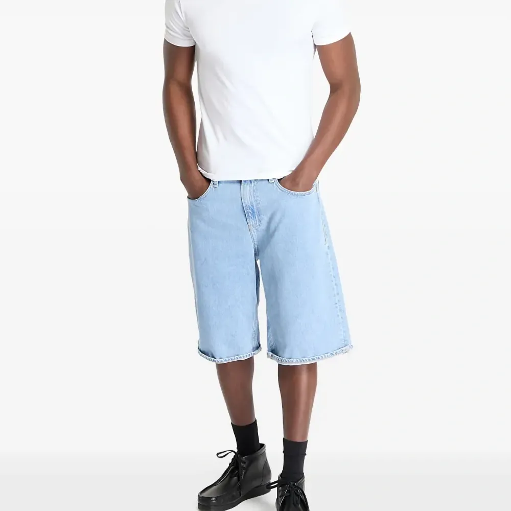 Джинсовые шорты Джинсовые шорты