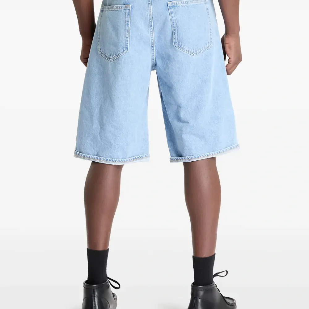 Джинсовые шорты Джинсовые шорты