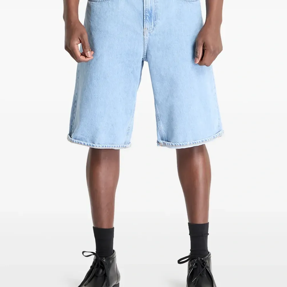 Джинсовые шорты Джинсовые шорты