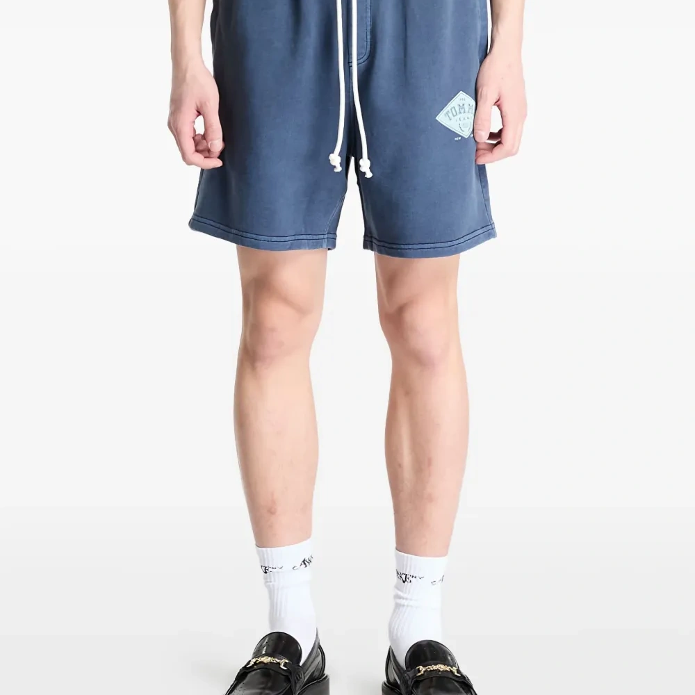 Шорты с кулиской и графичным принтом